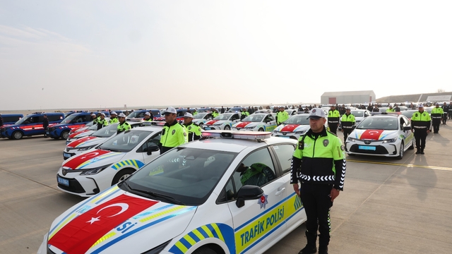 Adıyaman'da güvenlik birimlerine teslim edilen 116 araç hizmete alındı