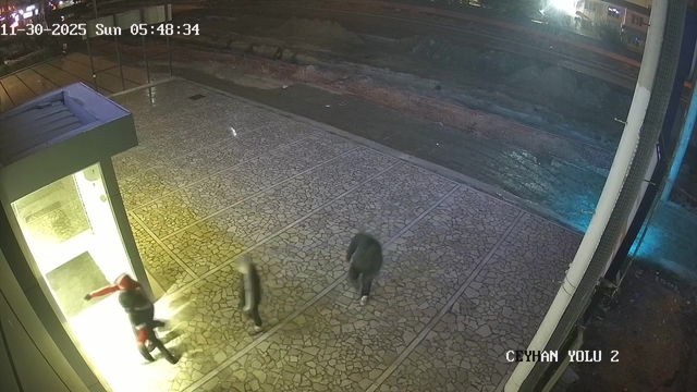 Adana'da 4 çocuk, beğendiği 4 motosikleti galeriden çaldı