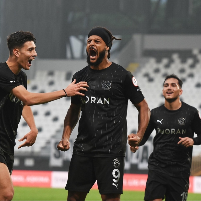 Manisa FK'da Diony takımı ayakta tuttu