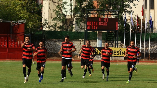 Uşakspor kadro krizinde