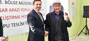 Çavdarhisar'da Arazi Toplulaştırma projesi kapsamında tapu teslim töreni dü...