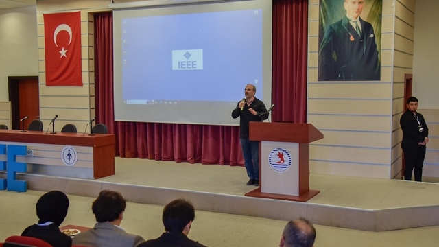 Prof. Dr. Topçu: "Ülkemiz, savunma sanayi alanında olağanüstü atılımlar gerçekleştirdi"
Savunma sanayi devleri OMÜ Mühendislik Fakültesi'nde öğrencilerle buluştu