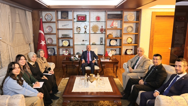 Yeşilay'dan Çorum Valisi Çalgan'a ziyaret