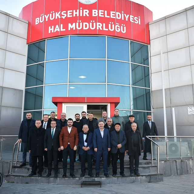 Başkan Büyükkılıç, Hal Kompleksi'ni ziyaret etti