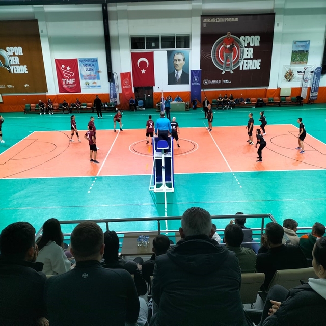 Köyceğiz'de ödüllü Voleybol Turnuvası başladı