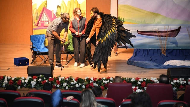 Osmaniye'de minikler "Ronnie-Göldeki Fısıltı" oyunuyla tiyatro şöleni yaşadı