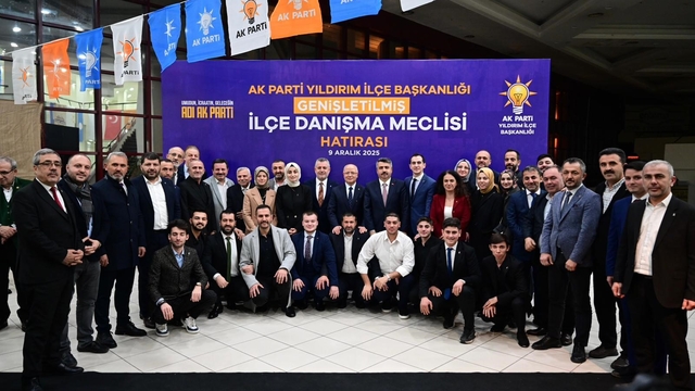 Ak Parti'ye Yıldırım'da 7 bin yeni üye
Ak Parti Bursa İl Başkanı Davut Gürkan:
"Türkiye'nin en fazla üye yapan illerinden birisiyiz"
"Yapamadıklarını anlatmakla meşguller"
"Büyükşehir iş üretemiyor, mazeret üretiyor. Hanlar Bölgesi'nde bir yıl kaybettirdiler"