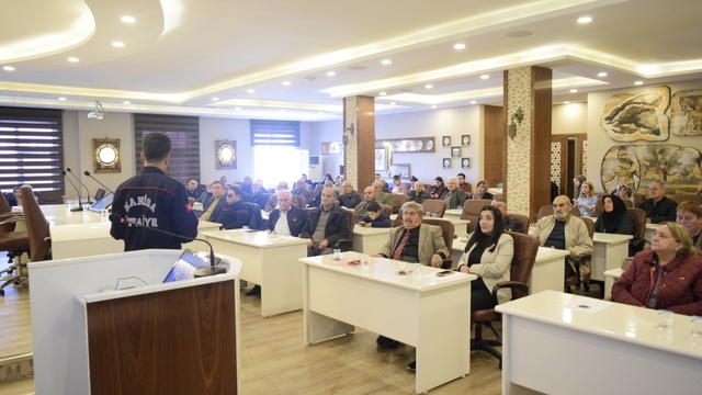 Şehzadeler'de şehit yakınları ve gazilere afet farkındalık eğitimi