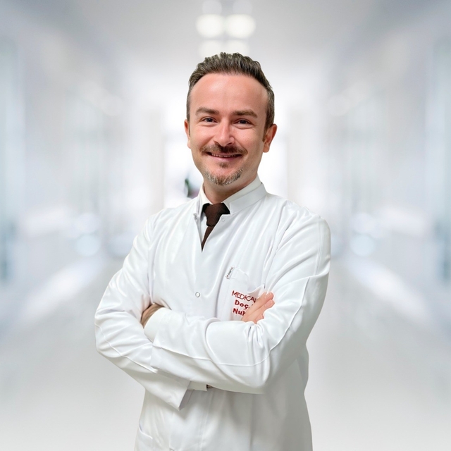 'Burun estetiğinde altın oran, kişiye özel belirlenmeli'