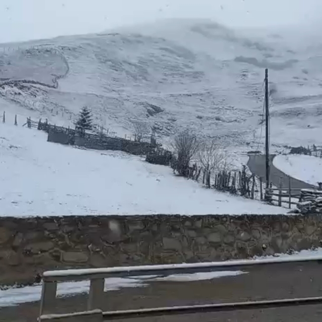 Rize'de kar yağışı yüksek kesimlerde etkili oluyor