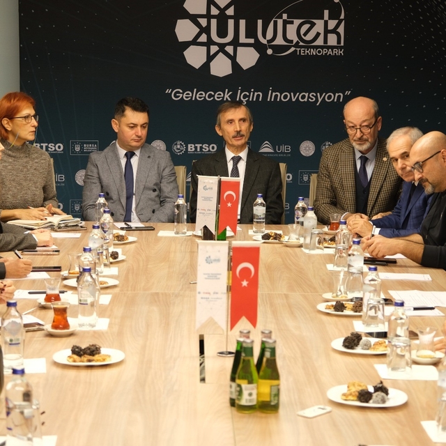 Akademi ve iş dünyası ULUTEK'te bir araya geldi
ULUTEK Genel Müdürü Prof. D...