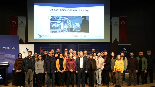 Yapay zeka destekli bilim anlatıldı