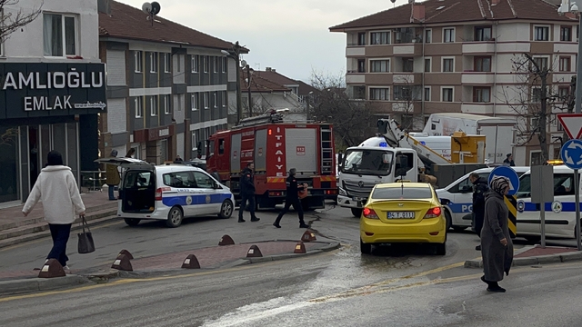 İş merkezinin kazan dairesinde çıkan yangın büyümeden söndürüldü