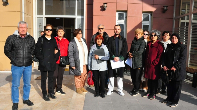 Manisa'da sokak köpeklerini topladıkları ileri sürülen 4 muhtar hakkında suç duyurusu