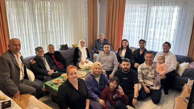 Kazak Türklerinin Doğu Türkistan'dan Manisa'ya göçü kayıt altına alındı