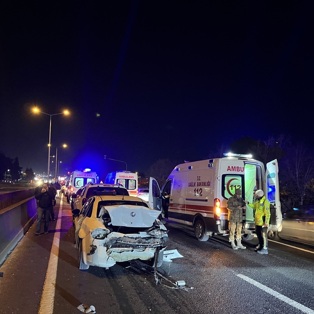 Tekirdağ'da zincirleme kaza: 2'si asker 5 yaralı