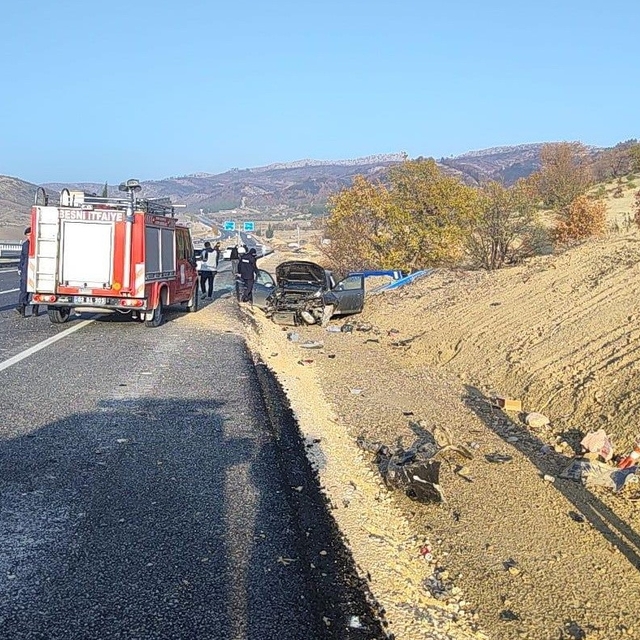 Adıyaman'da otomobil şarampole yuvarlandı