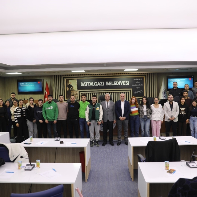 Battalgazi'de gençlik çalışmaları öğrencilerle istişare edildi