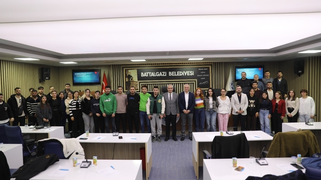 Battalgazi'de gençlik çalışmaları öğrencilerle istişare edildi