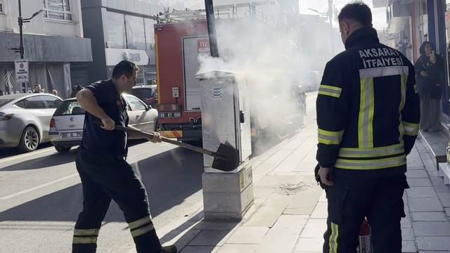 Elektrik panosundaki yangın paniğe neden oldu