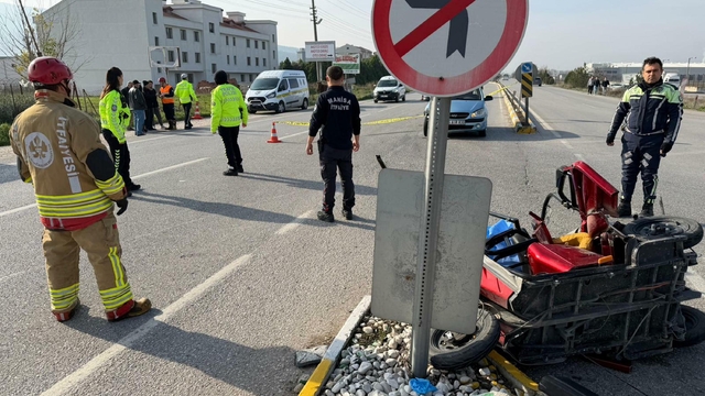 Otomobil elektrikli bisiklete çarptı; 1 ölü