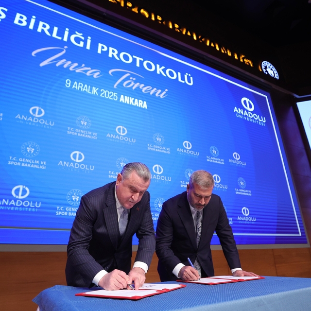 Anadolu Üniversitesi ile Gençlik ve Spor Bakanlığı Arasında Stratejik İş Bi...