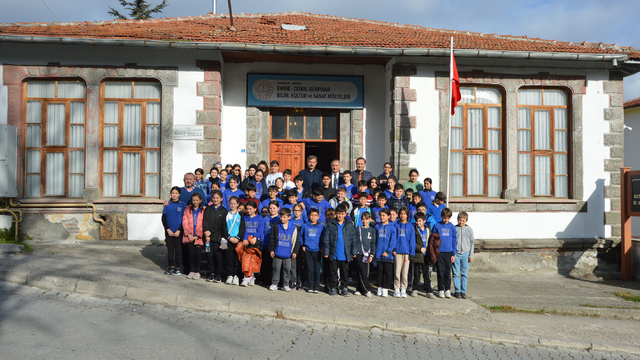 Milli Mücadele'nin tanığı okulda açılan bilim ve sanat atölyeleri geleceğe ışık oluyor