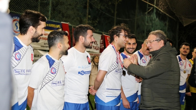 Antalya Sağlıkspor, 24. Geleneksel Futbol Turnuvası'nın şampiyonu oldu
