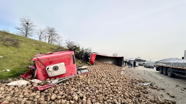 Bursa'daki tır kazasında acı haber: 1 ölü, 3 yaralı