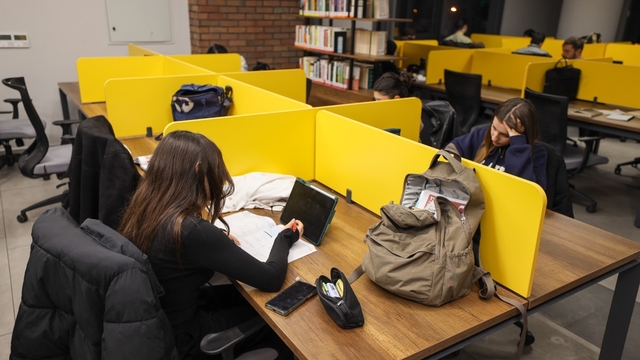 Başiskele'deki merkez öğrencilere konforlu çalışma ortamı sunuyor