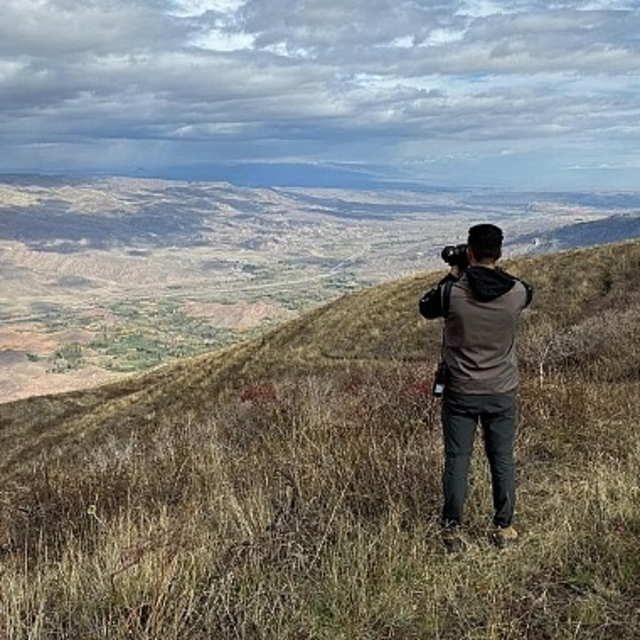 Erzurum'un  İspir ilçesinde kaçak avcılara suçüstü
Kamuflajla saklanıp orma...