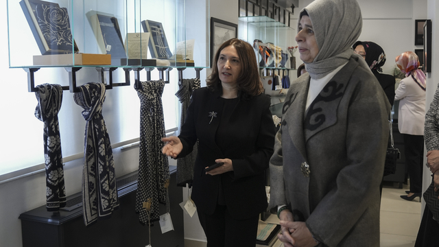 İz Ankara El Sanatları ve Tasarım Merkezinde geleneksel teknikler modern tasarımlarla buluşuyor