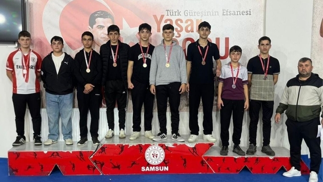 Ayvacık'ta güreş kursu meyvelerini veriyor