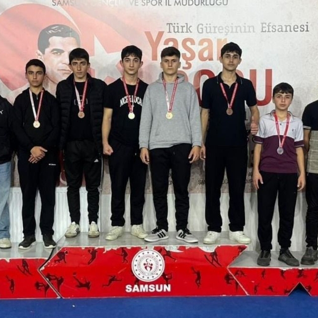 Ayvacık'ta güreş kursu meyvelerini veriyor