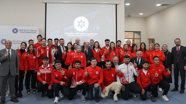 ETÜ, üniversiteler ligindeki şampiyonluğunu basın buluşmasıyla kutladı