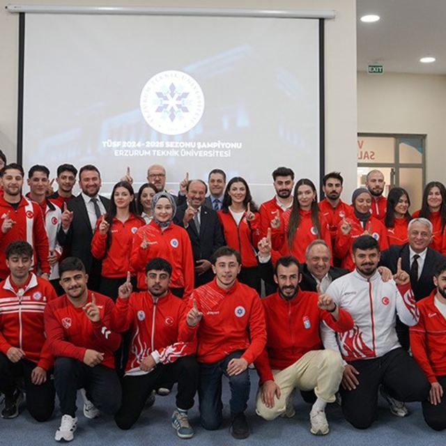 ETÜ, üniversiteler ligindeki şampiyonluğunu basın buluşmasıyla kutladı