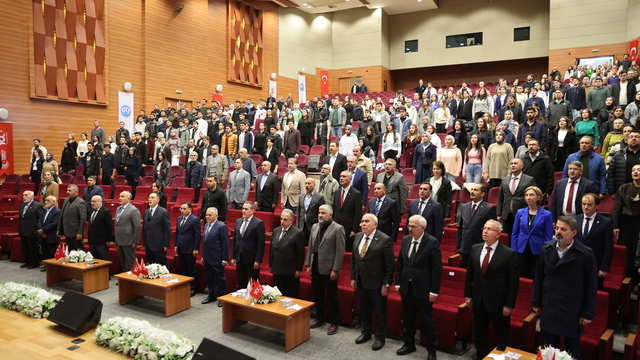 Kayseri'de "Türkiye Yüzyılı ve Üniversitelerimiz Konferansı" düzenlendi