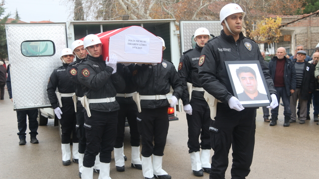 Çorum'da t hayatını kaybeden polis memuru Gürel, son yolculuğuna uğurlandı