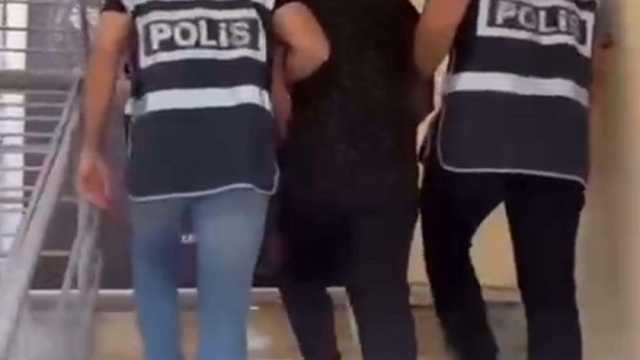 İzmir'de uyuşturucu ile yakalanan sevgililere gözaltı