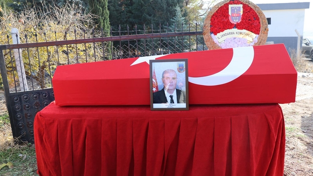 Gazi Mehmet İnce son yolculuğuna uğurlandı