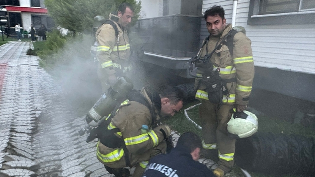 Edremit'te bodrum yangını: 6 kişi dumandan etkilendi