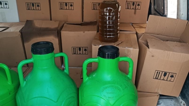 Aydın'da bin 300 litre tağşiş yağ ele geçirildi