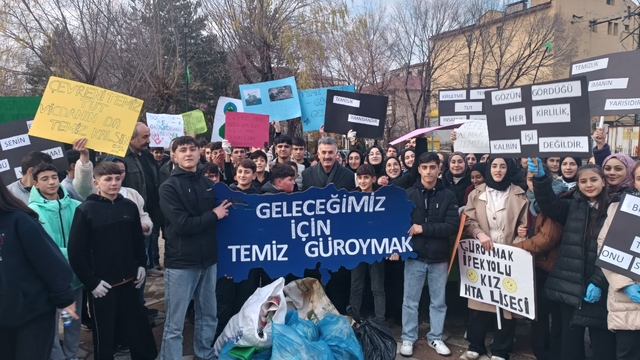 Güroymak'ta temiz çevre için farkındalık yürüyüşü yapıldı