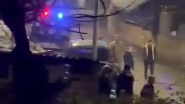 Silahlı kavga sırasında iki ateş arasında kalan kişi hayatını kaybetti