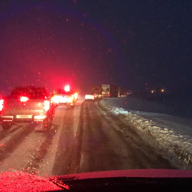 Ardahan'da kar ve yoğun tipi ulaşımda aksamalara neden oldu