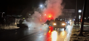 Bartın'da park halindeki araçta yangın çıktı