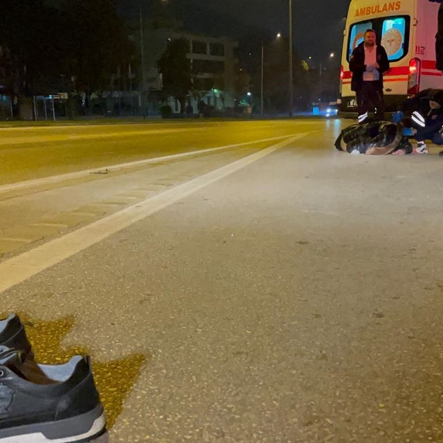 Bursa'da üst geçidi kullanmayan yayaya otomobil çarptı