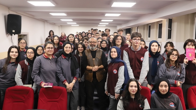 Yazar Yağmur'dan gençlere hayata dair önemli mesajlar