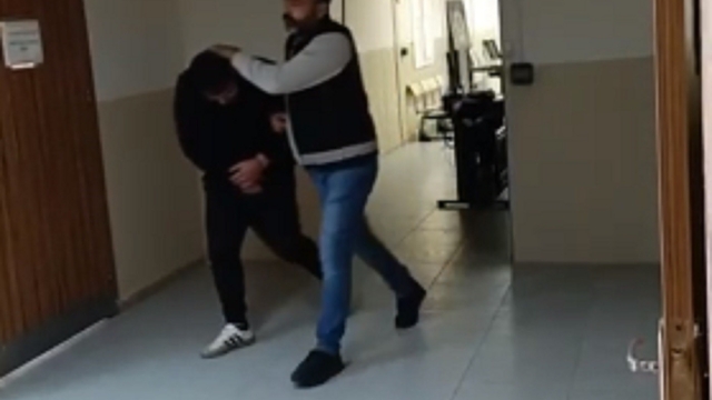 Antakya'da uyuşturucu madde suçundan aranan 2 şahıs yakalandı