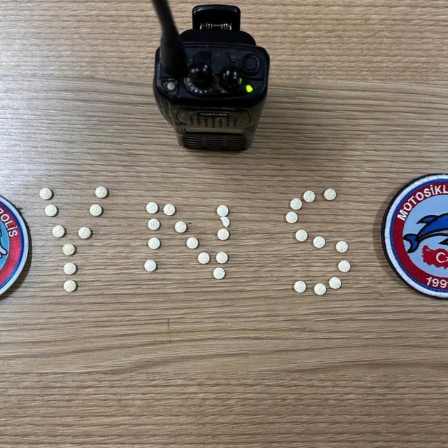 Samandağ'da uyuşturucu hapla yakalanan ehliyetsiz sürücüye 37 bin TL ceza